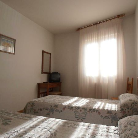 Hostal ** Ec Leon Hotel Bagian luar foto